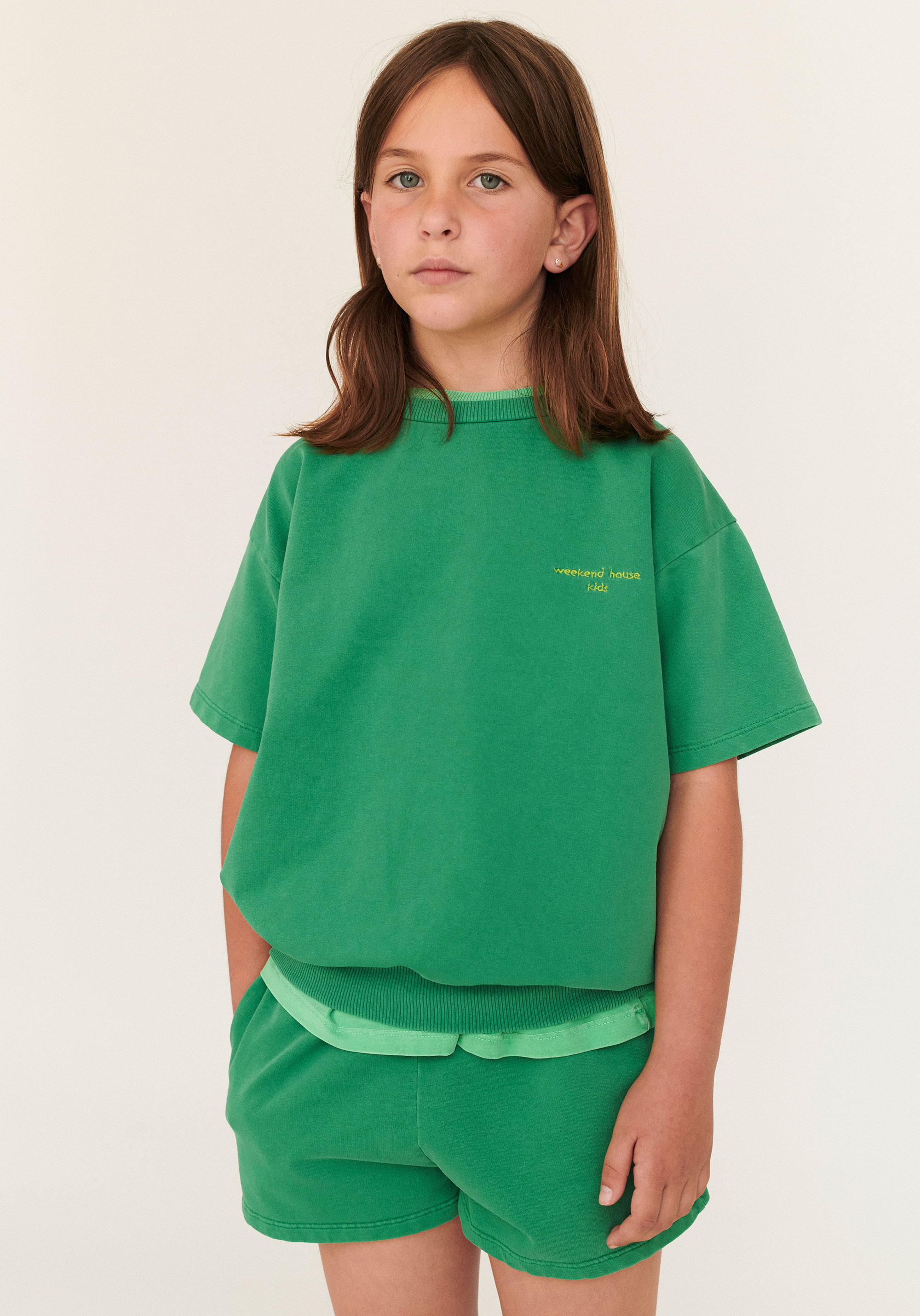 000100-short-sleeve-organic-sweatshirt-weekend-house-kids-clothing-1