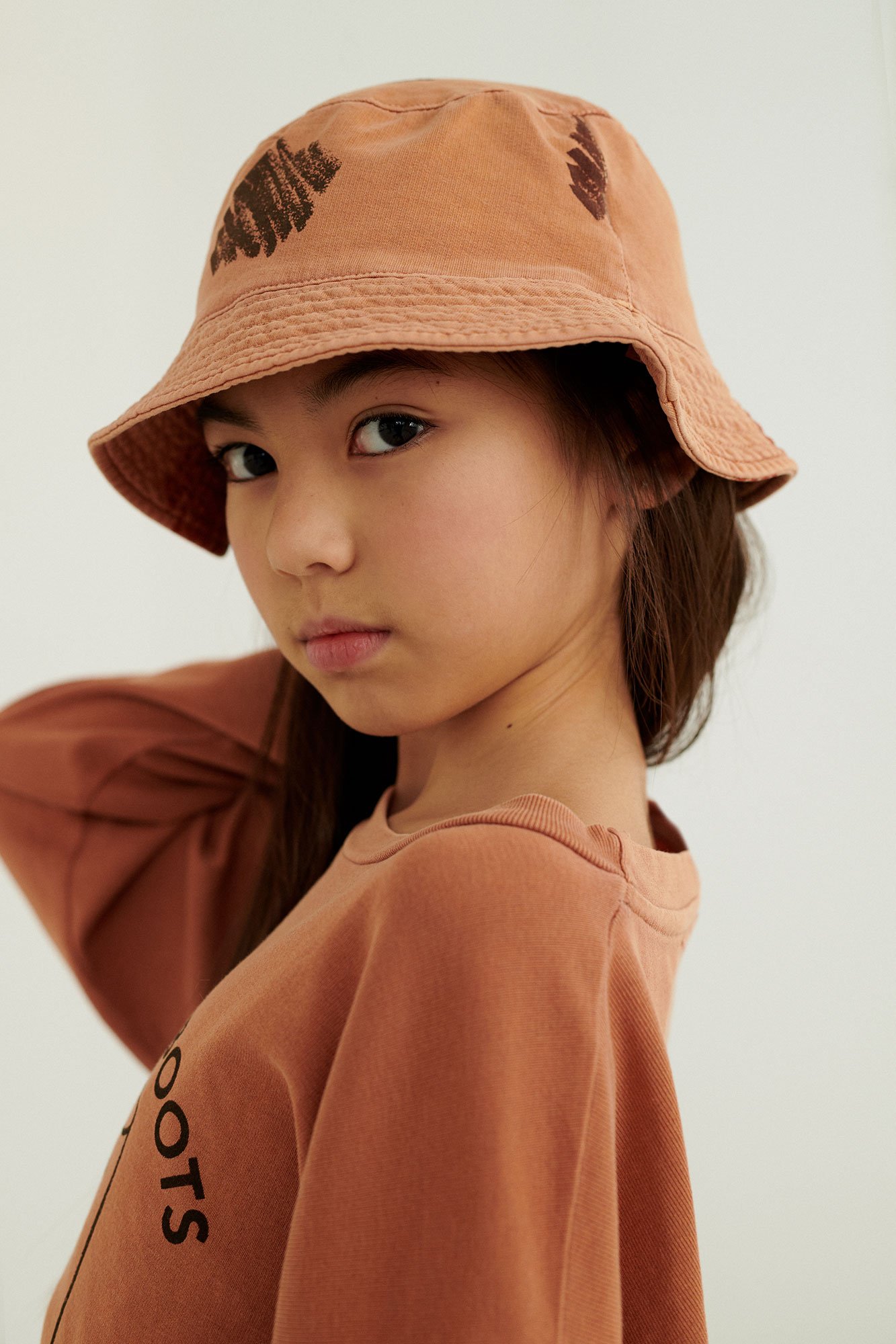 000128-brick-peggy-organic-cotton-bucket-hat-weekend-house-kids-clothing-1