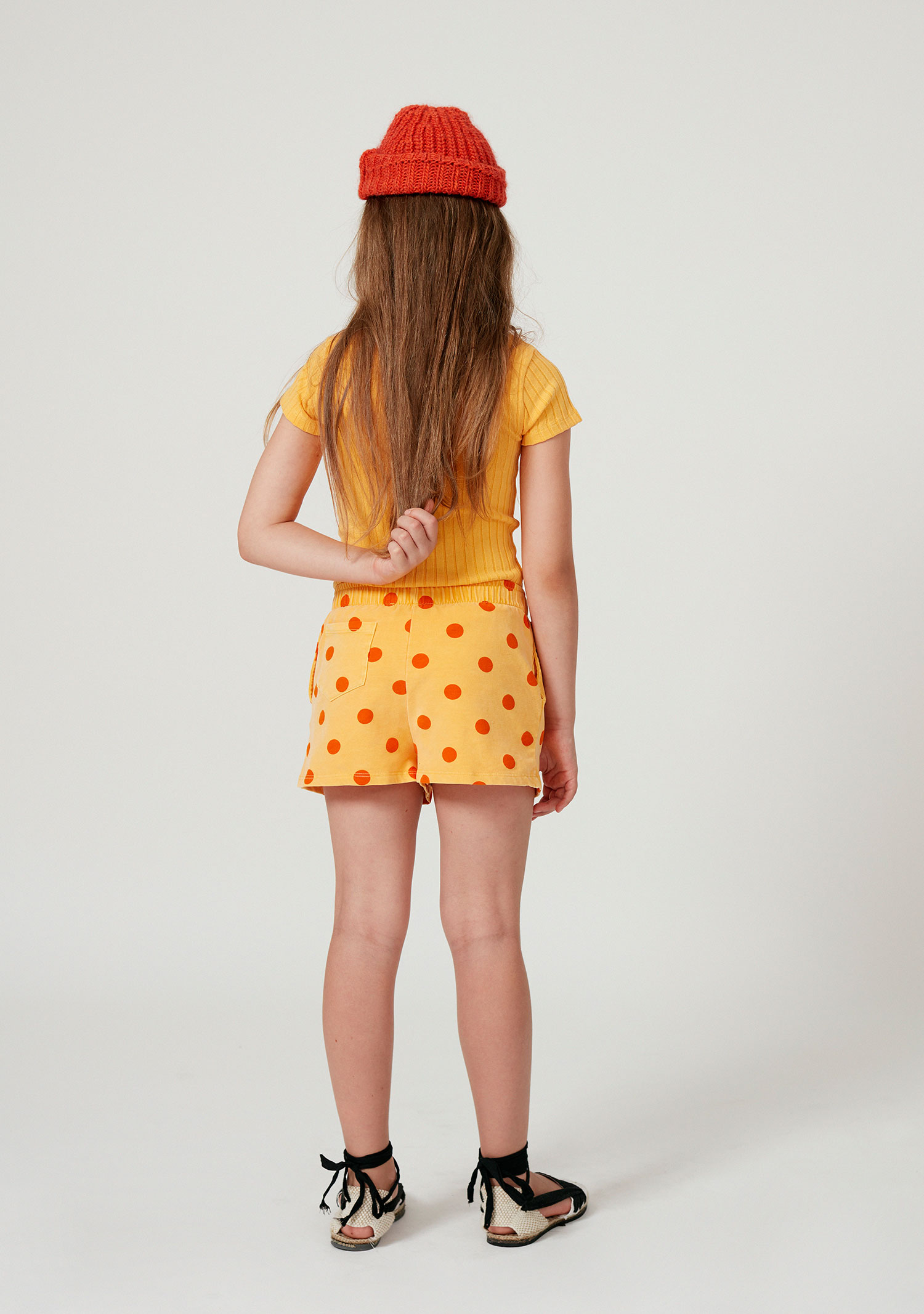 000237-tree-body-weekend-house-kids-clothing-1