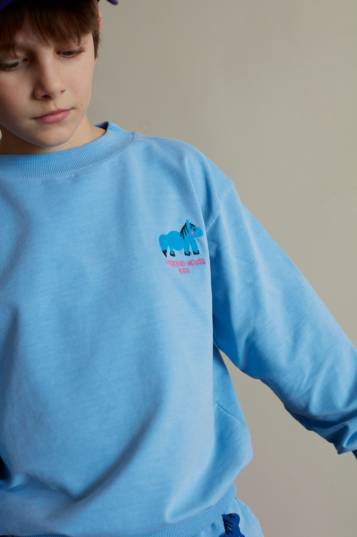 00252_pastel-blue-horse-sweatshirt-weekend-house-kids-clothing-1