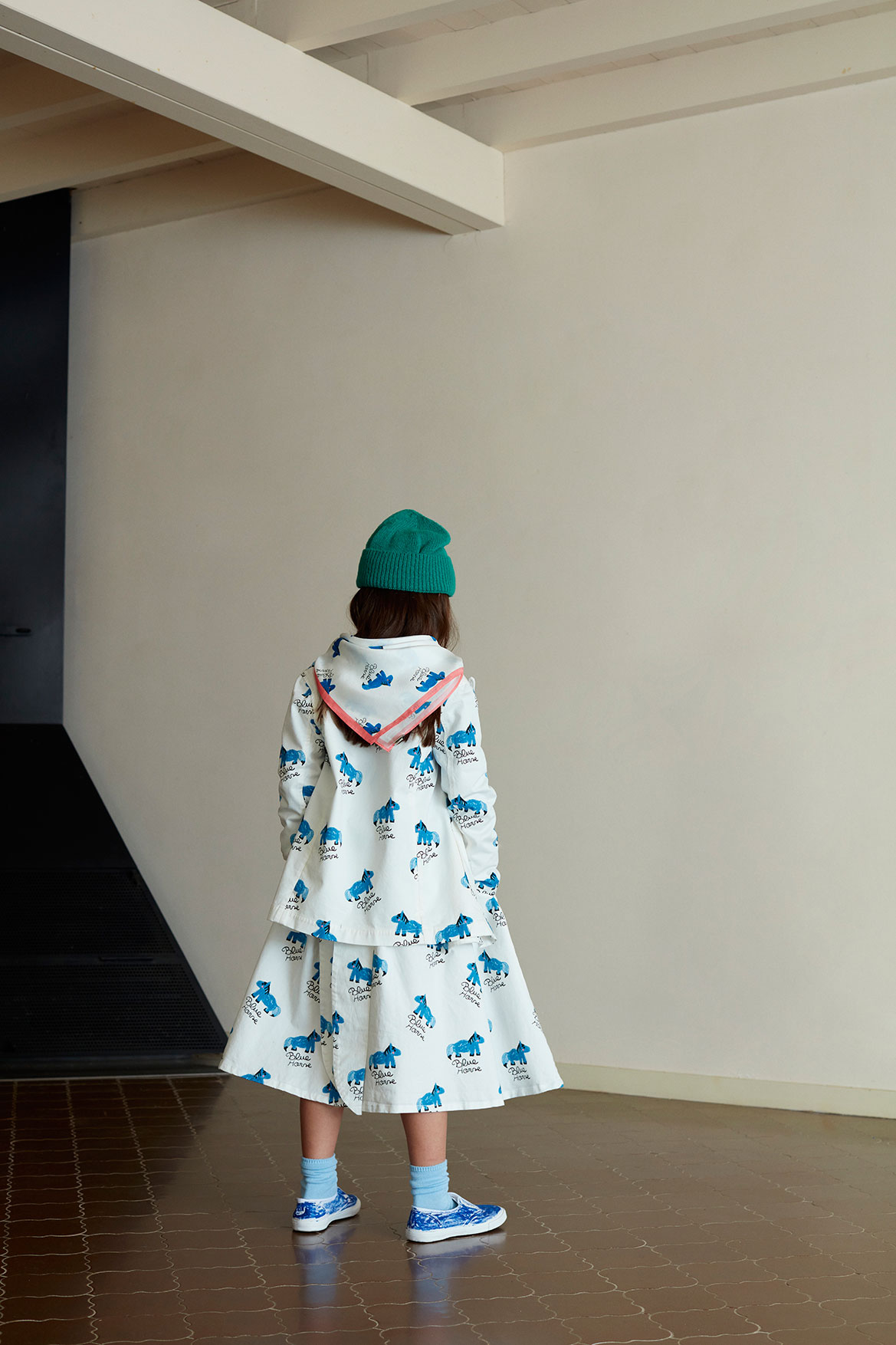 00294_white-blue-horse-skirt-weekend-house-kids-clothing-3