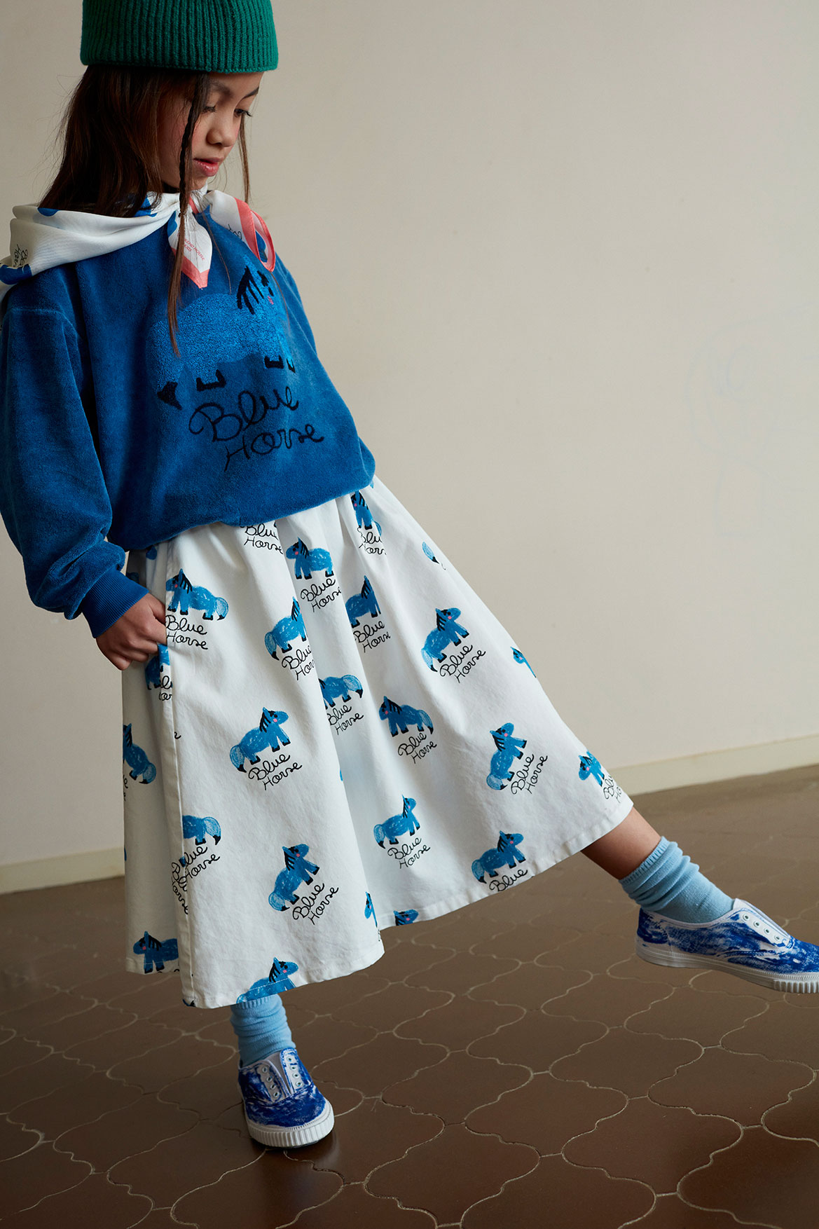 00294_white-blue-horse-skirt-weekend-house-kids-clothing-4