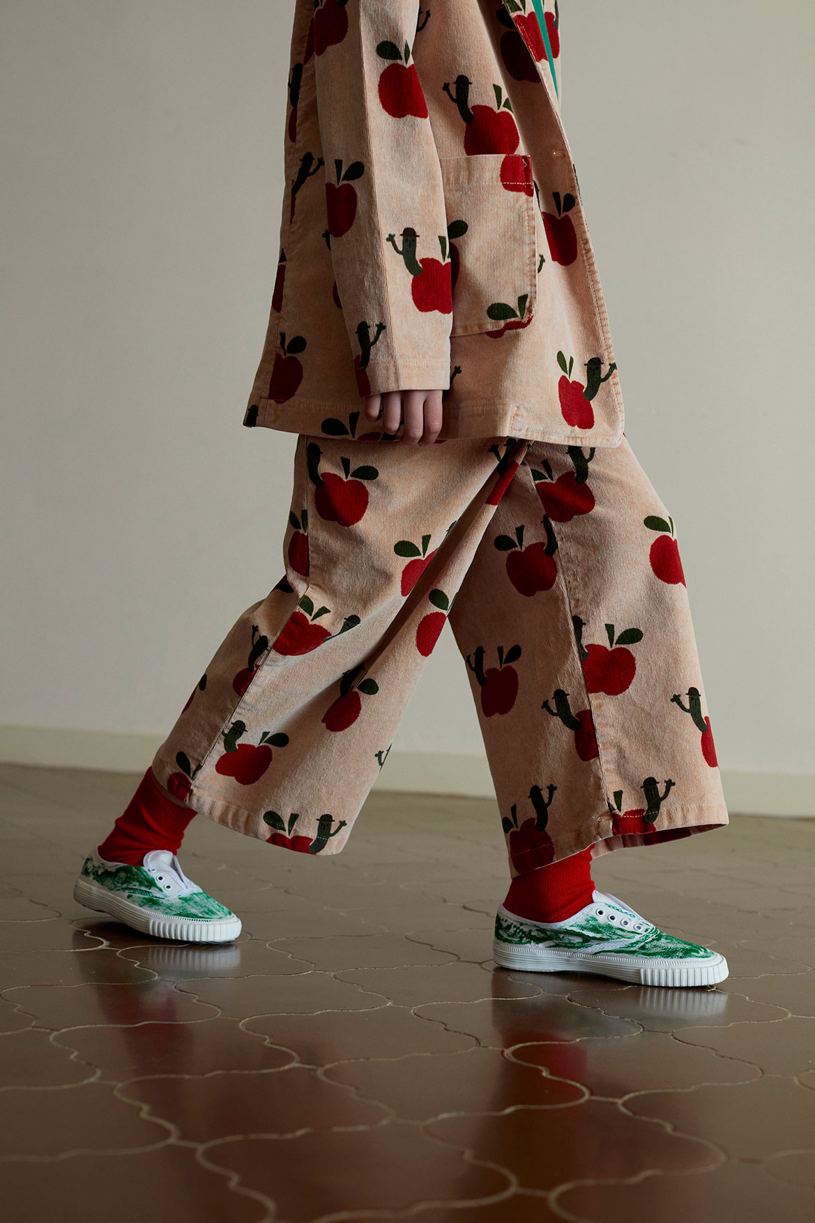 00296_sand-apple-corduroy-crop-pants-weekend-house-kids-clothing-3