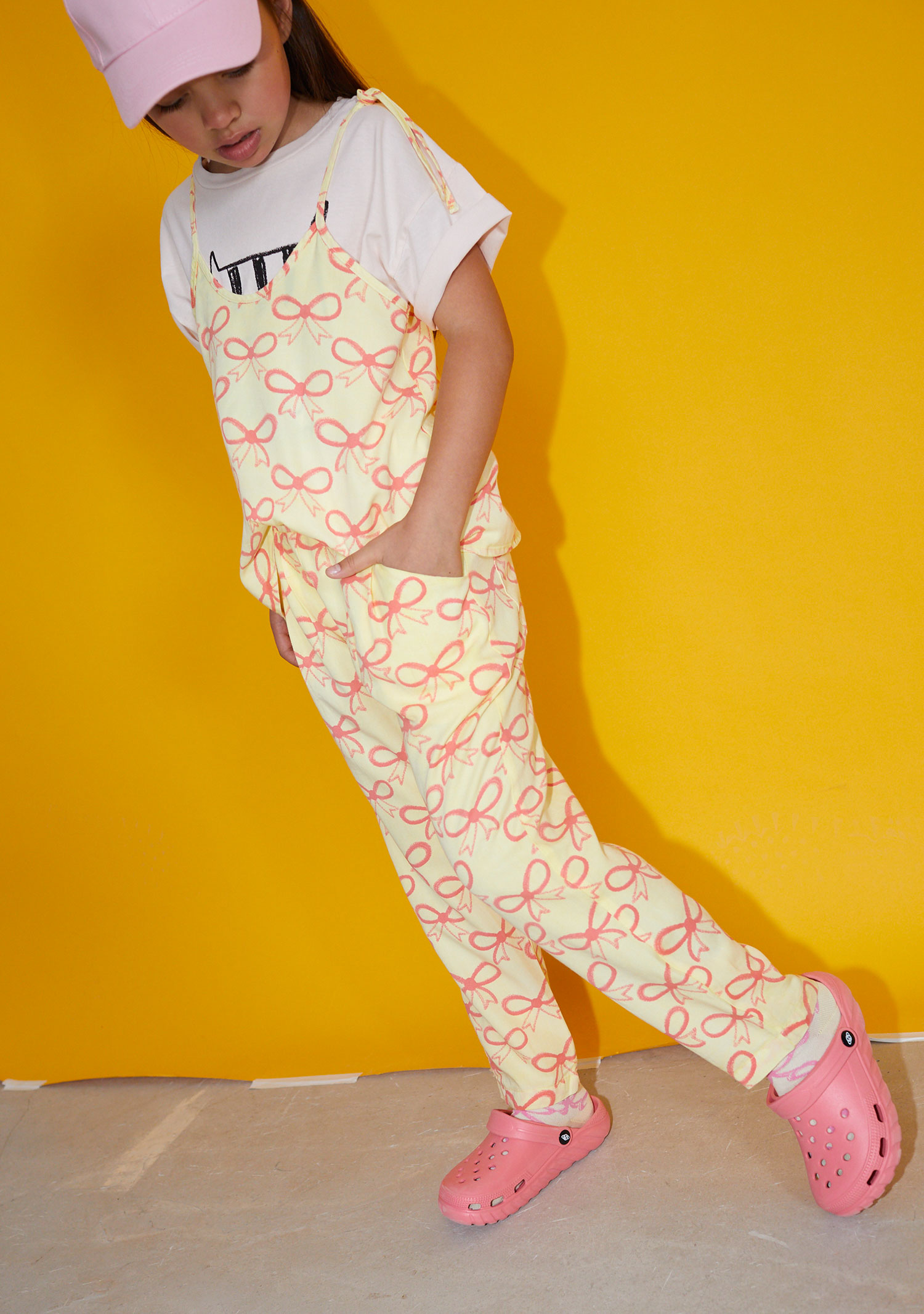 Pink bows pants