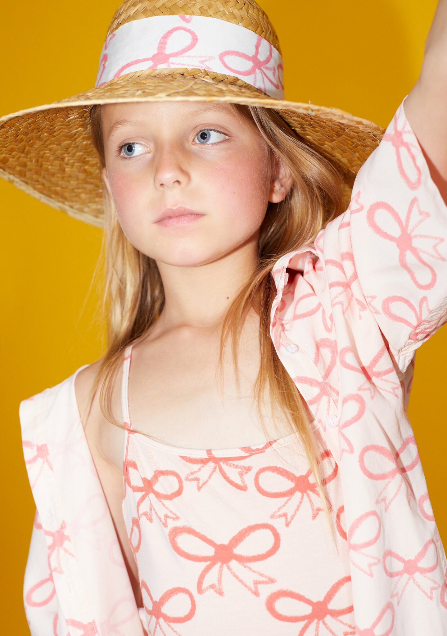 Pink bows short shirt