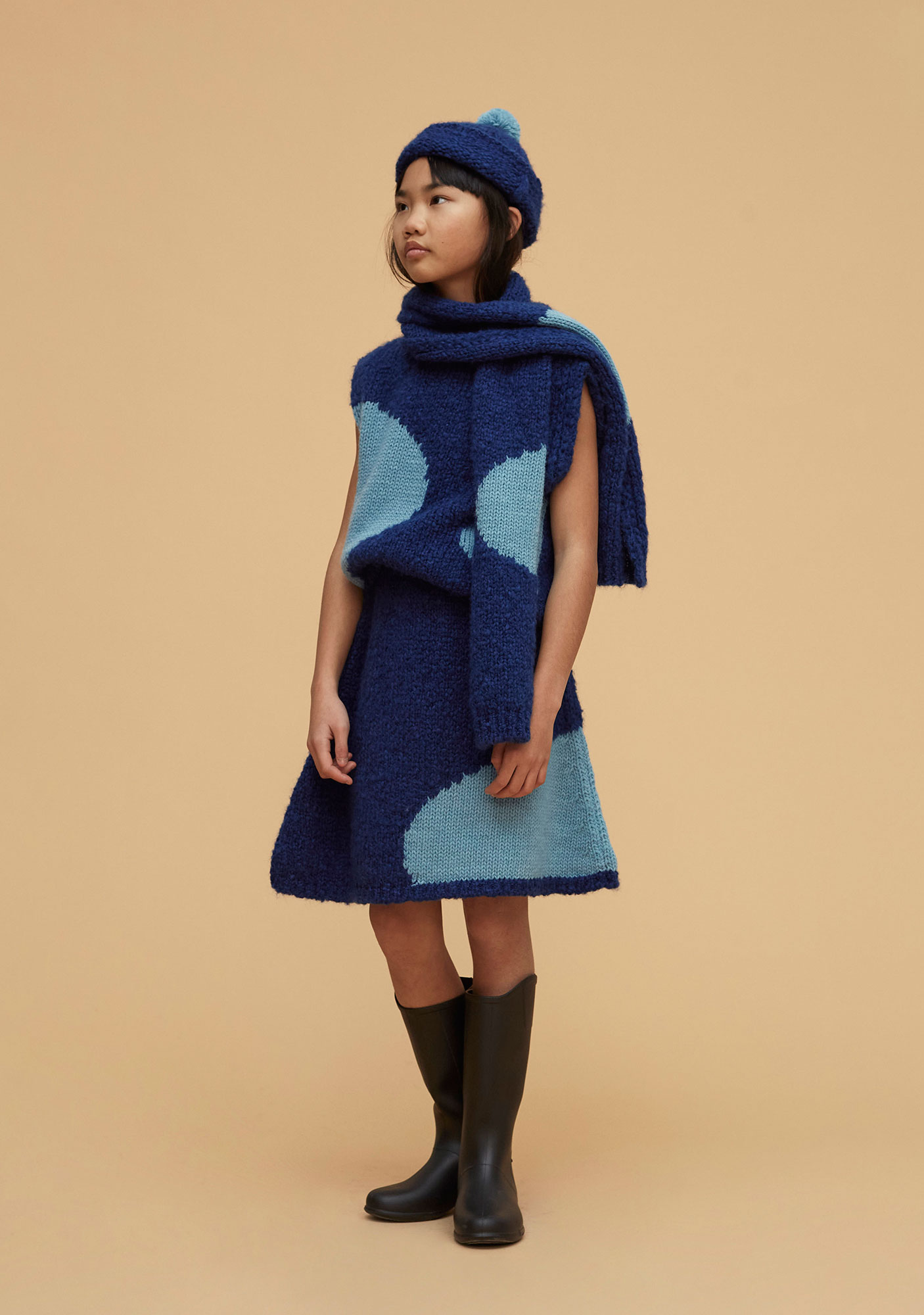 aw22-23-533-blue-dot-vest-weekend-house-kids-2