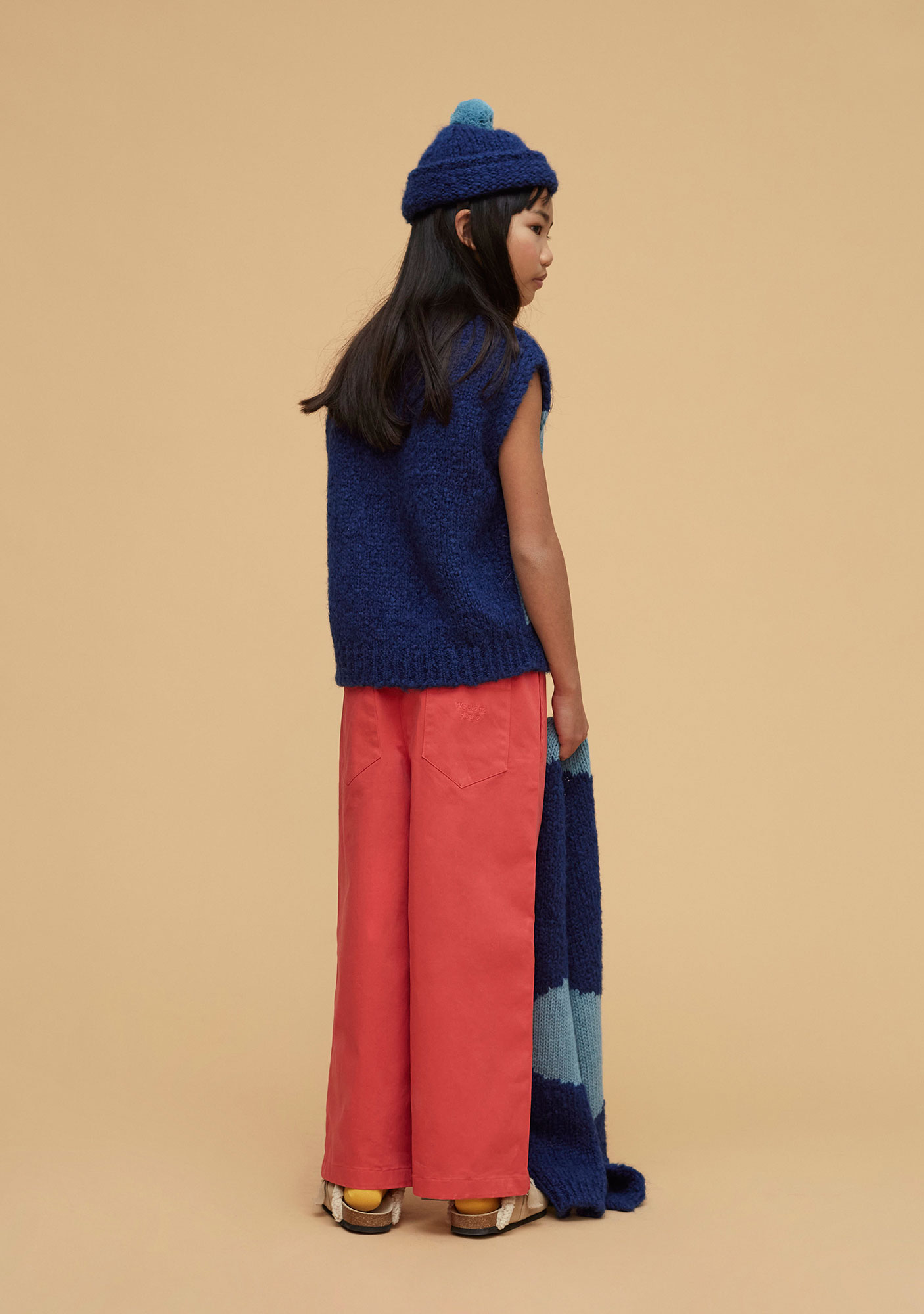 aw22-23-551-red-canvas-pants-weekend-house-kids-3