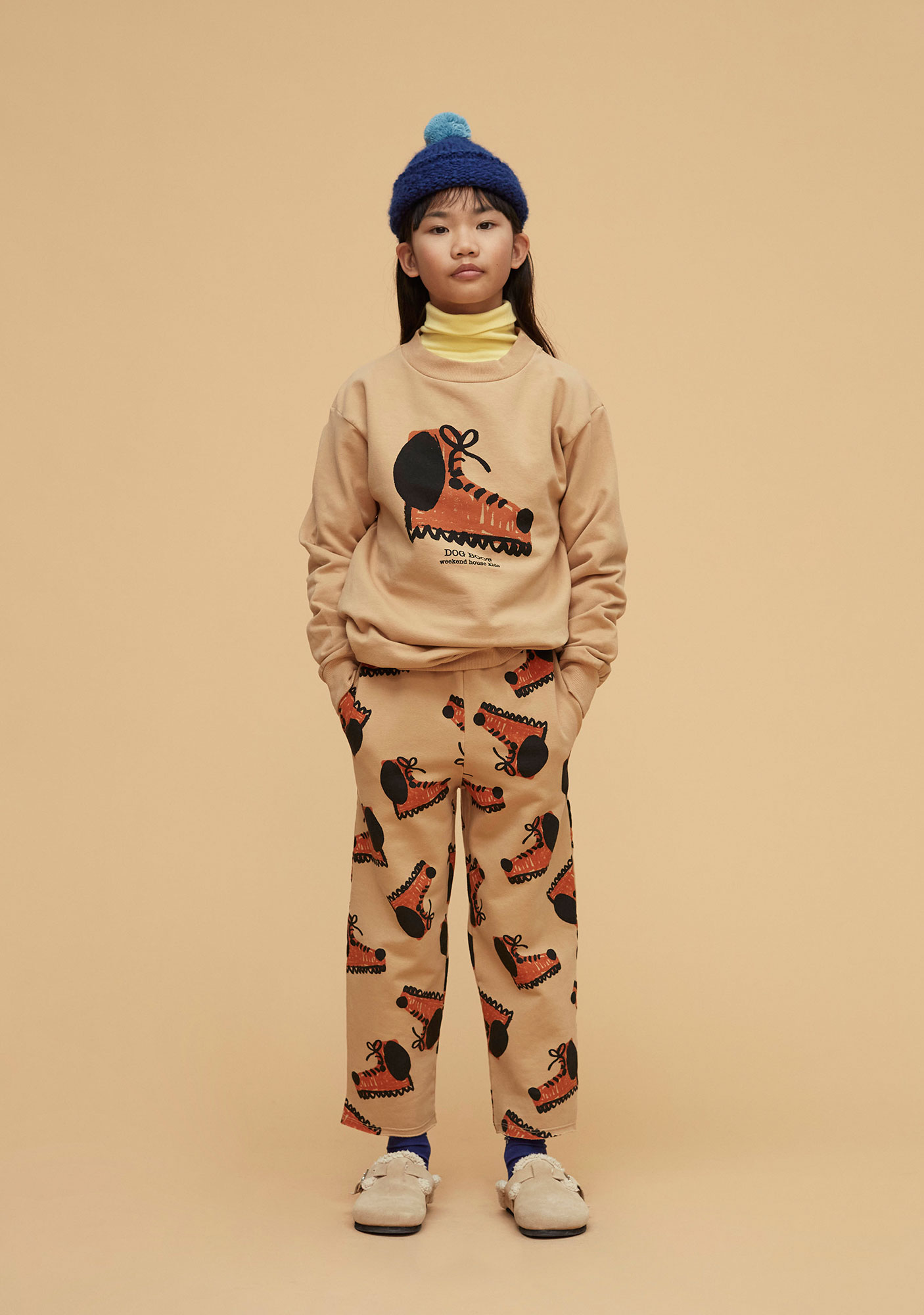aw22-23-571-dog-boots-sweatshirt-soft-brown-weekend-house-kids-2
