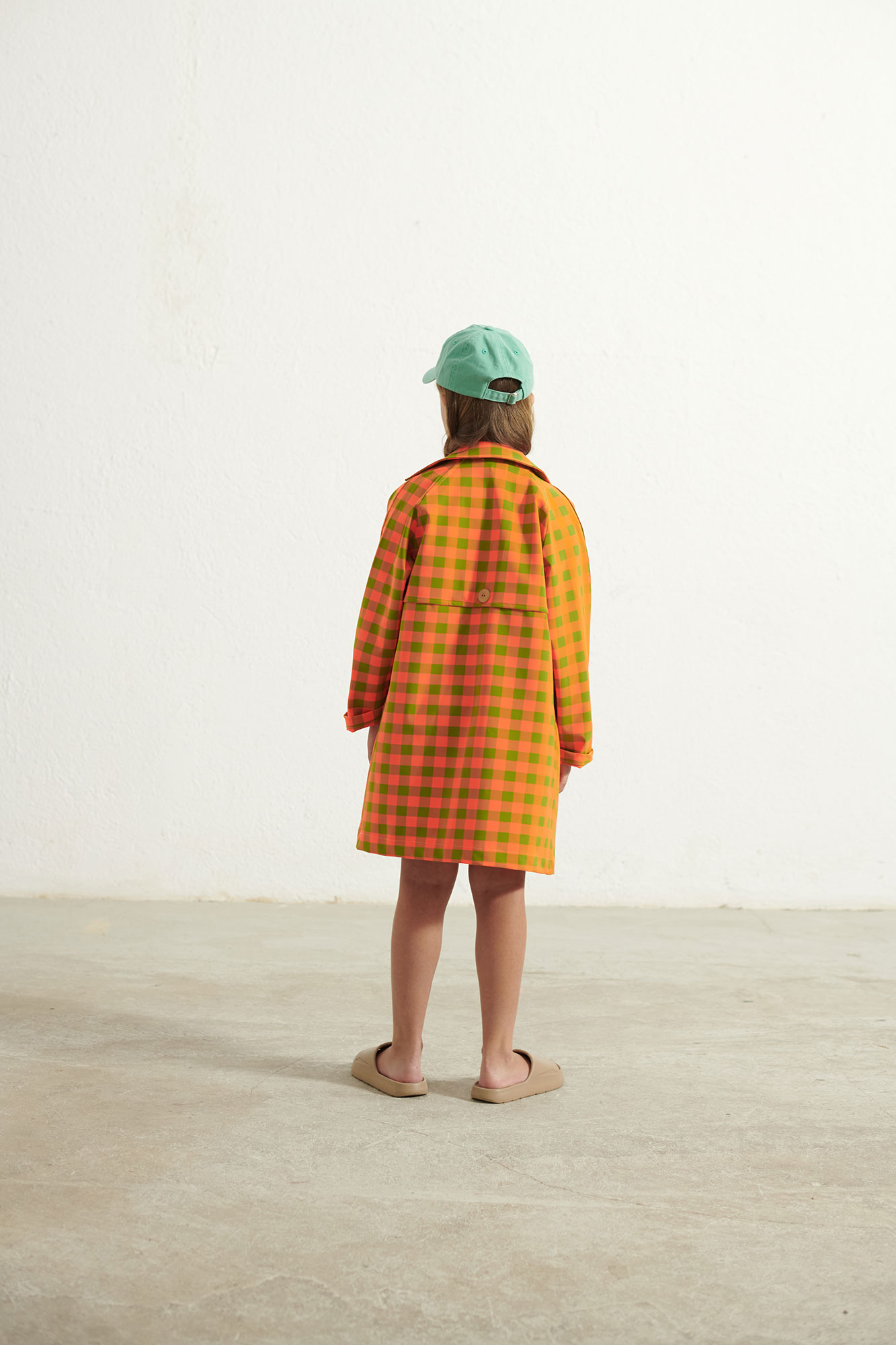 ss23-705-fluor-trench-coat-weekend-house-kids-2