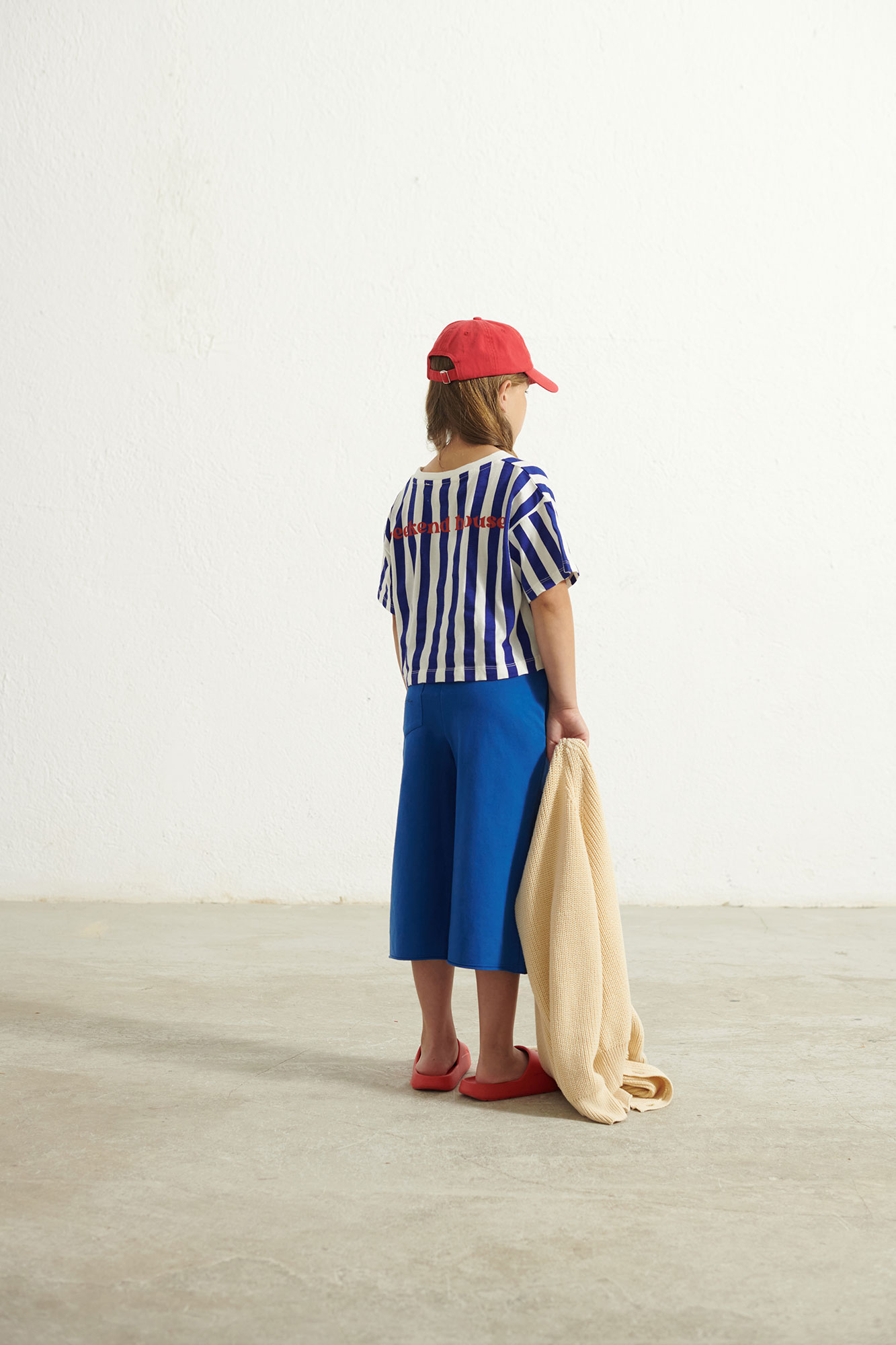 ss23-843-basic-crop-pants-weekend-house-kids-2