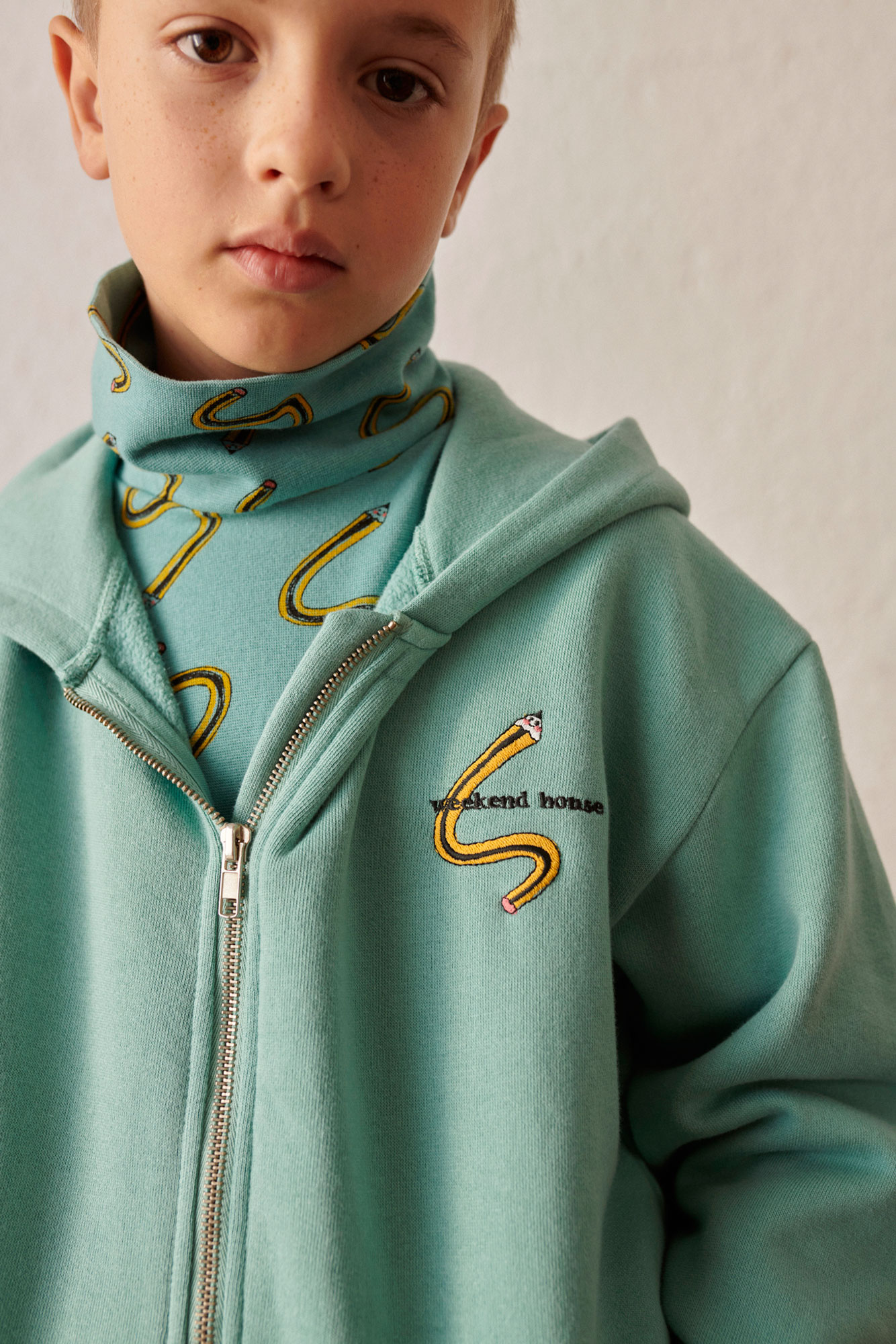 fw23-852-pencil-hoodie-with-zipper-and-pockets-turquoise-weekend-house-kids-3