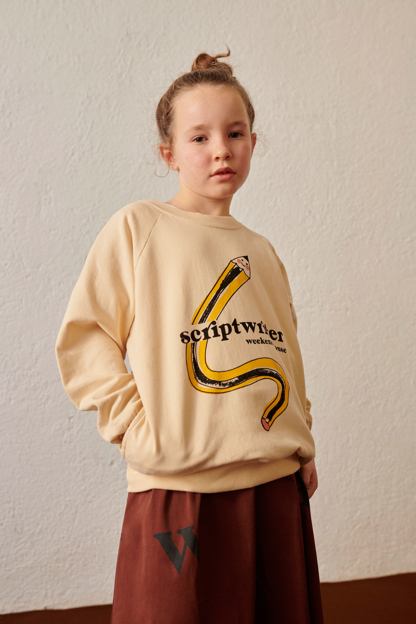 fw23-855-scripwriter-sweatshirt-with-pockets-sand-weekend-house-kids-1