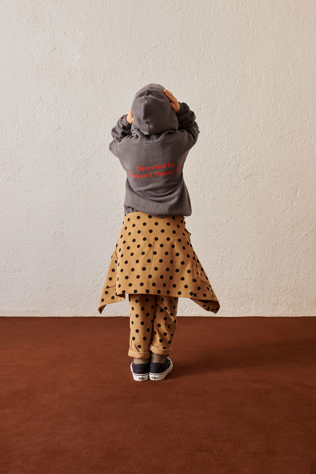 fw23-939-chaplin-hoodie-with-zipper-and-pockets-weekend-house-kids-2
