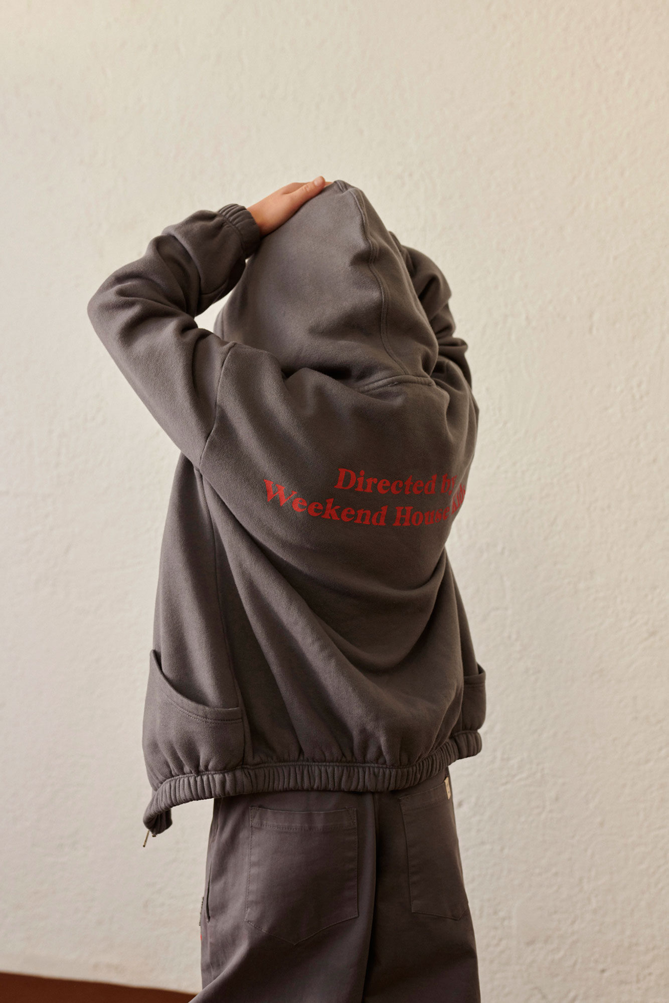 fw23-939-chaplin-hoodie-with-zipper-and-pockets-weekend-house-kids-5