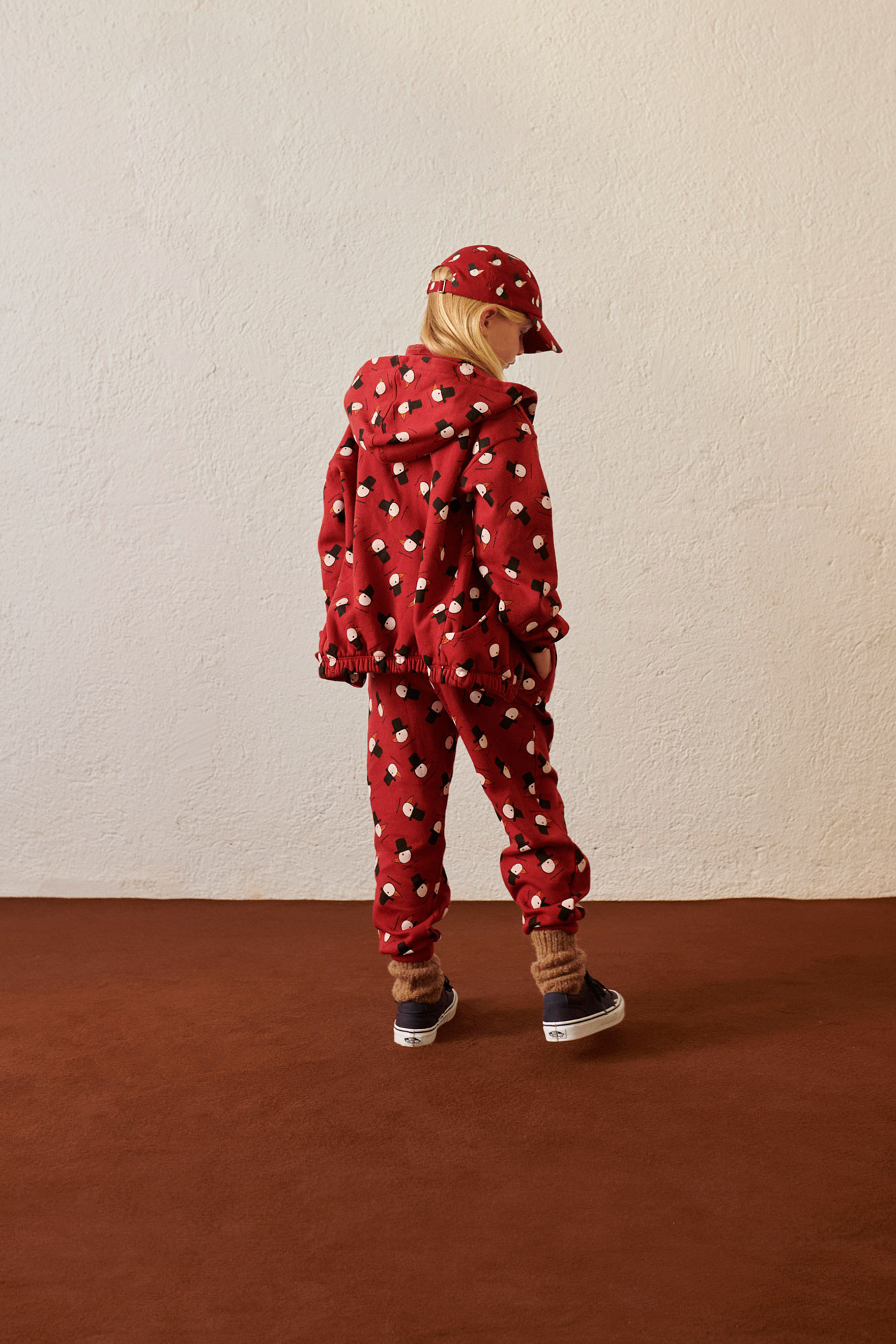 fw23-965-writer-all-over-sweatpants-weekend-house-kids-2
