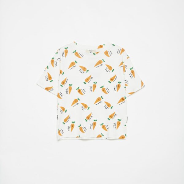 Carrots all over t-shirt