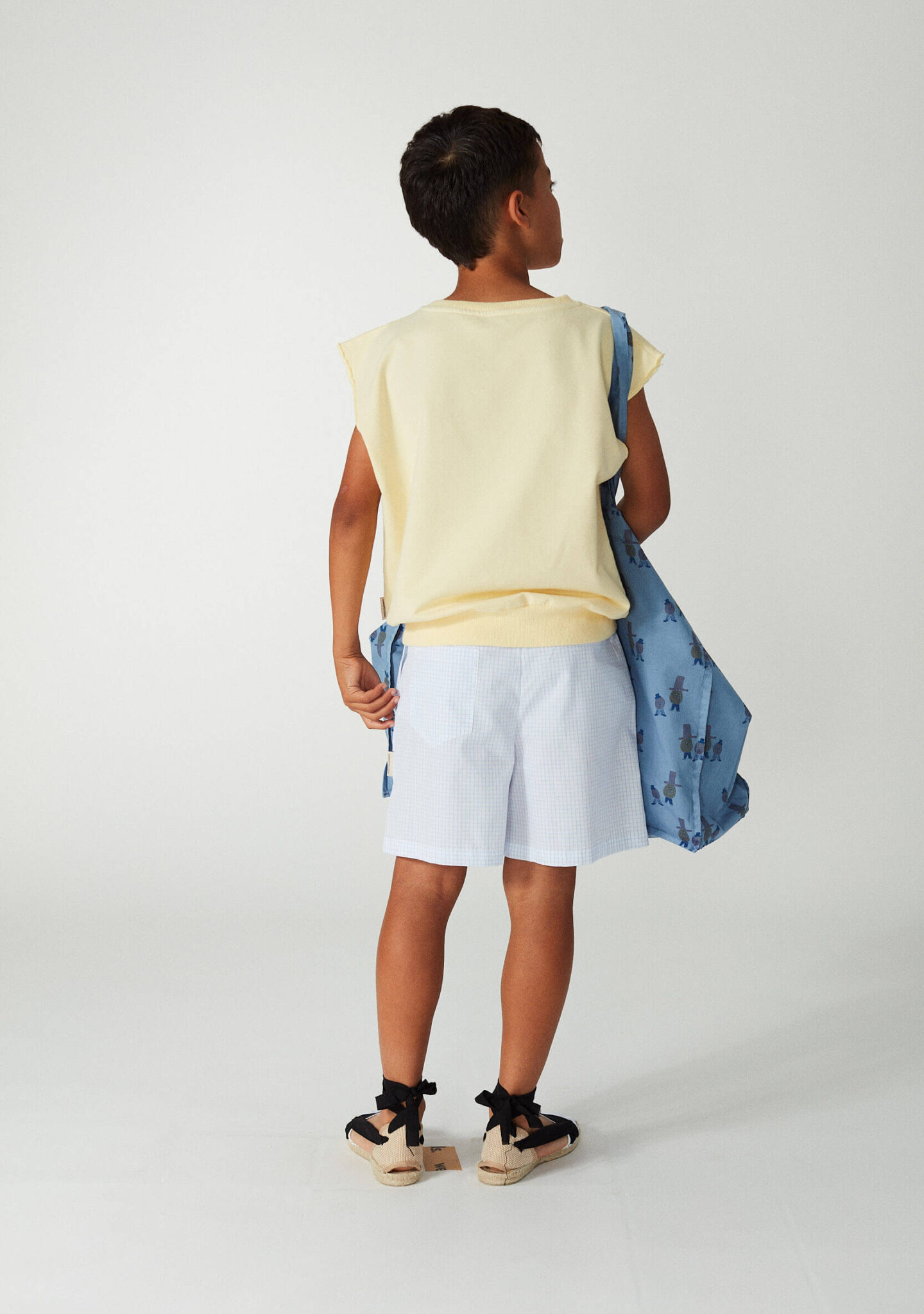 Guest no sleeve sweatshirt