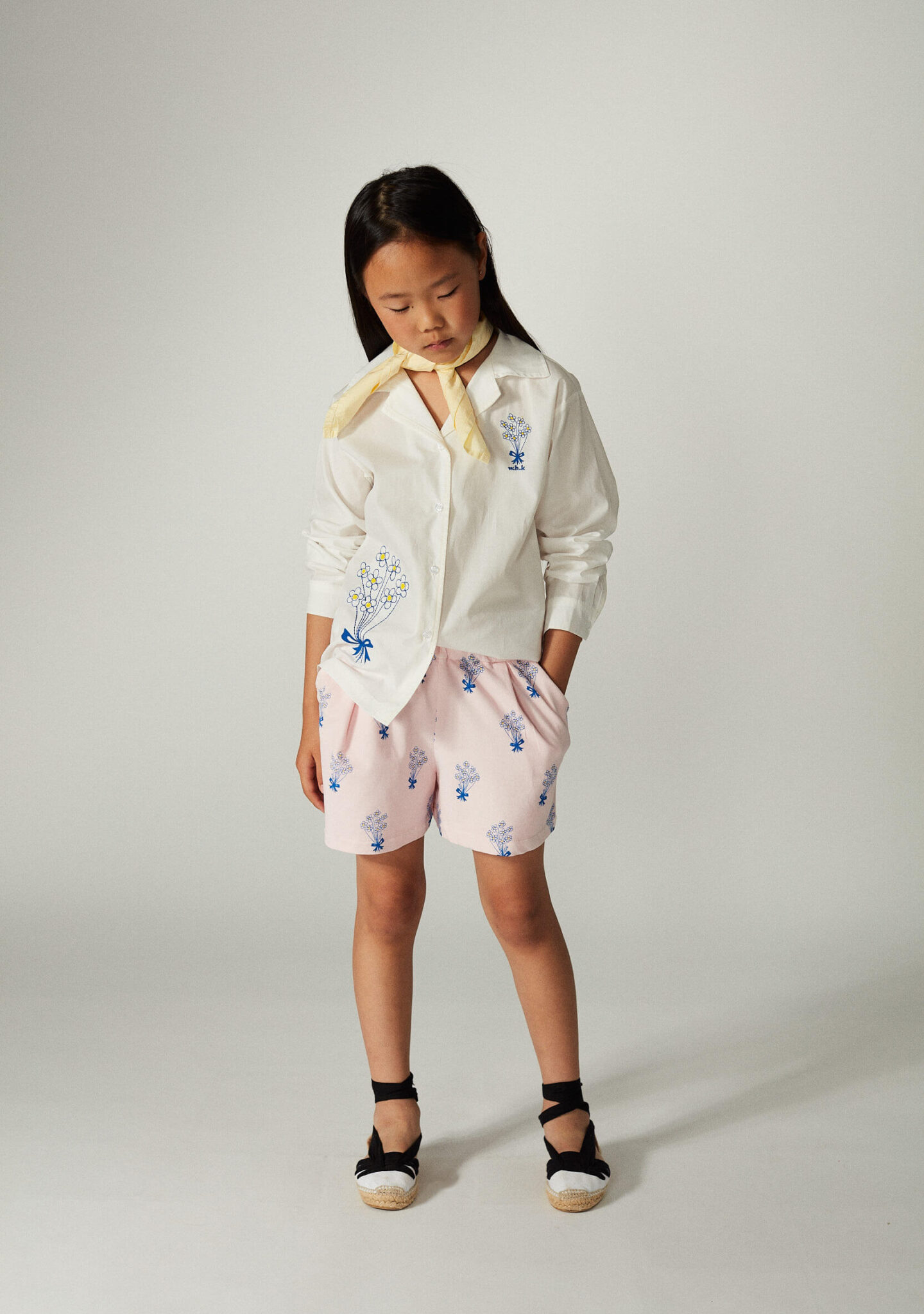 Bouquet embroidered shirt