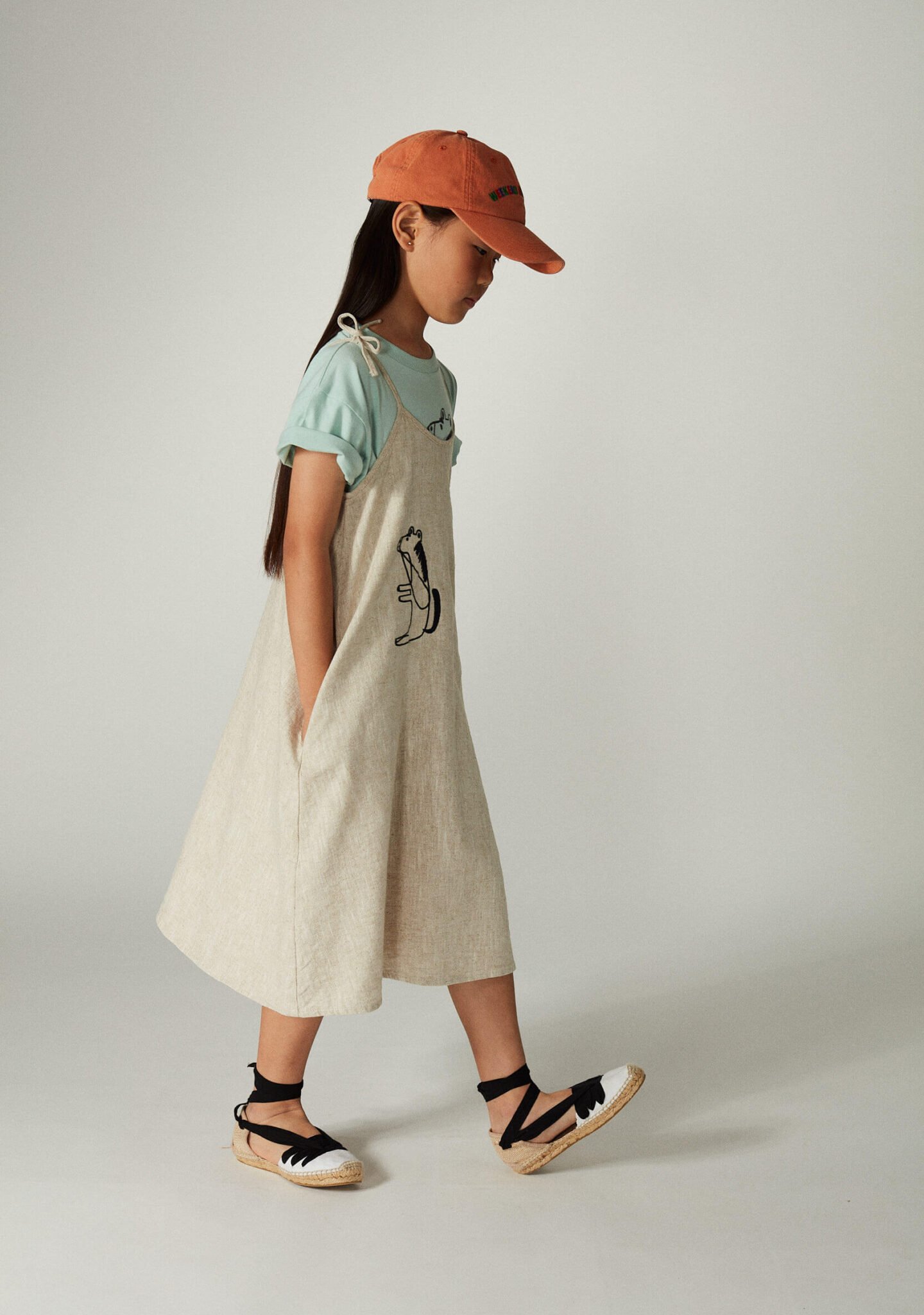 Seated horse linen dress