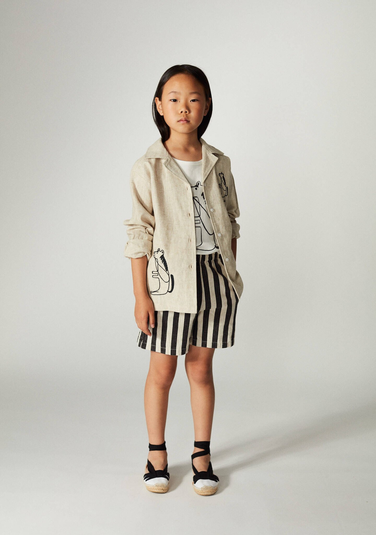 Black stripes linen bermuda