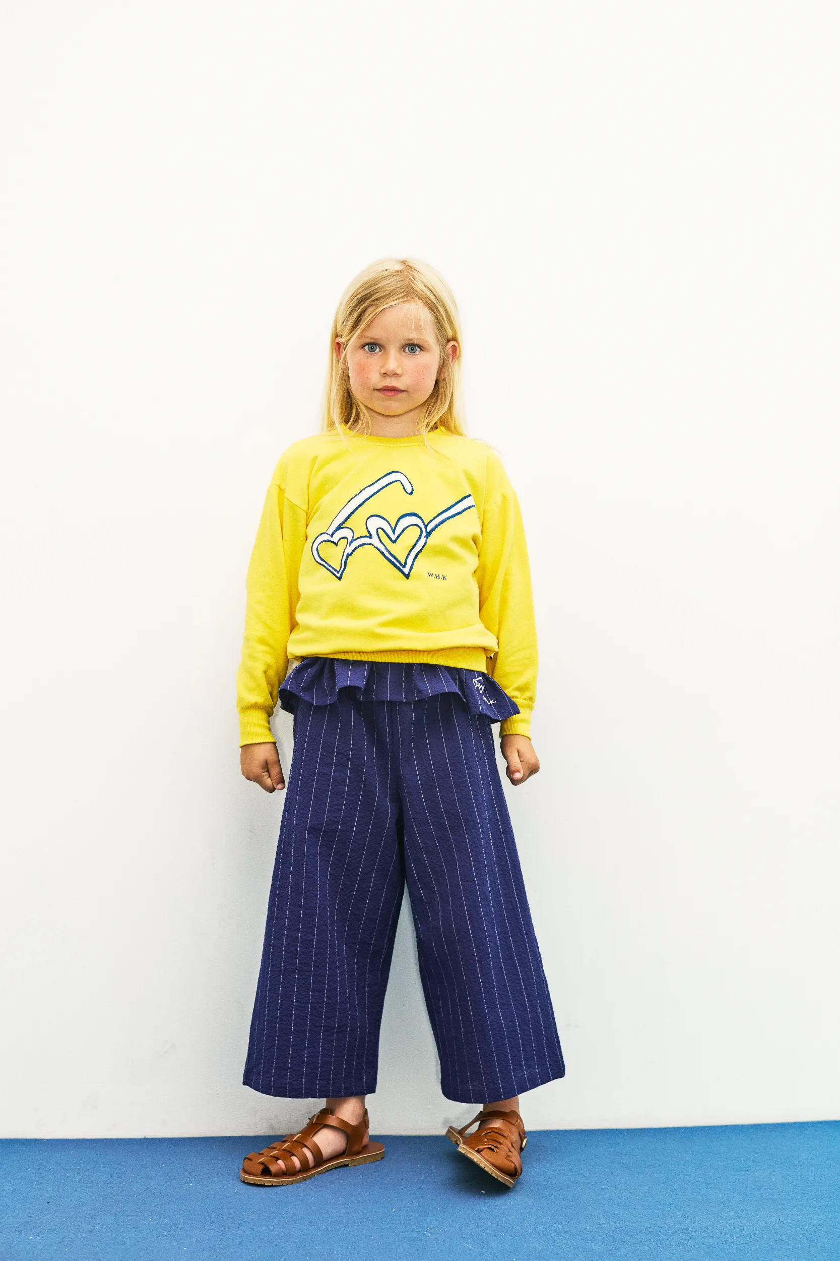 Heart glasses sweatshirt (Lemon)